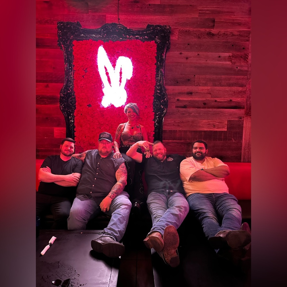 @emilymeaole is ~LIVE~ Deals With Emily Ann 🩷 - Picture 6 of 7